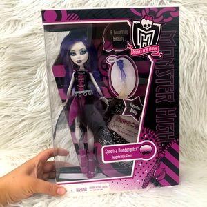 Monster High SPECTRA VONDERGEIST Doll 2010